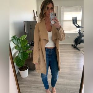 Women’s lightweight trench coat